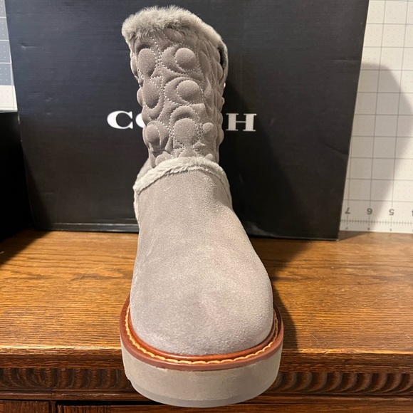Coach Boots. Short, Grey, fuzzy liner. - Picture 3 of 6